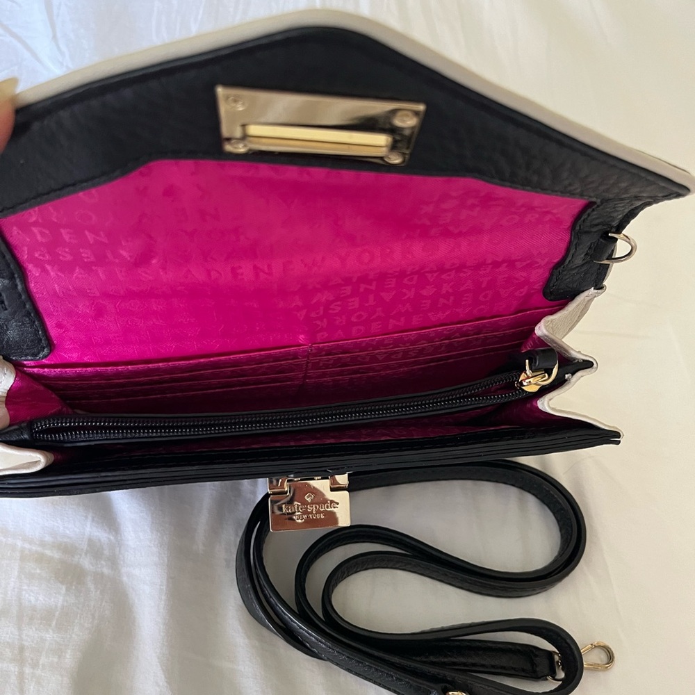 Kate Spade Crossbody bag, envelope clutch, black and white in color - Picture 5 of 9